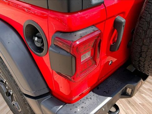 Used 2018 Jeep Wrangler Unlimited Sport S AWD/4WD image 26
