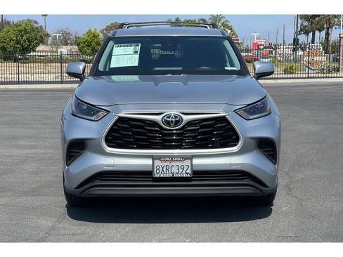 Used 2021 Toyota Highlander L FWD image 9