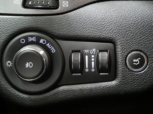 Used 2019 Jeep Cherokee Trailhawk w/ Comfort/Convenience Group image 15