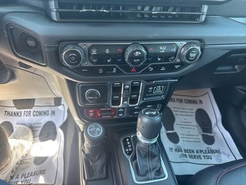 Used 2024 Jeep Wrangler Unlimited Rubicon image 15