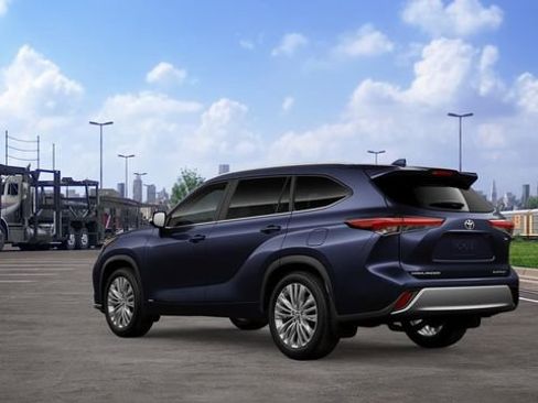 New 2026 Toyota Highlander Platinum image 7