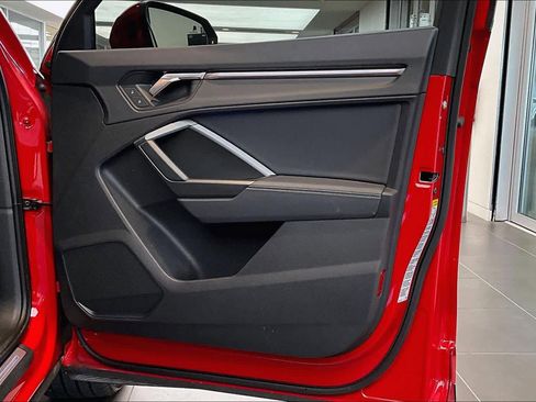 Certified 2023 Audi Q3 2.0T Premium Plus image 23