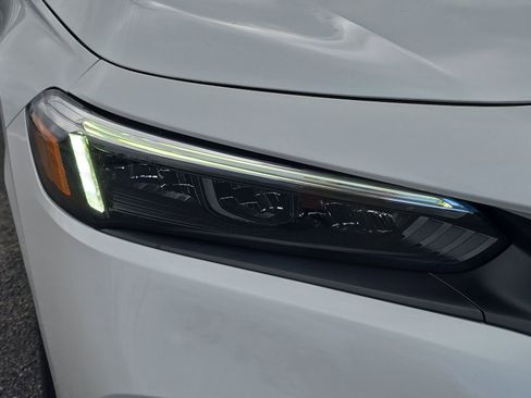 Used 2024 Honda Civic EX-L image 7