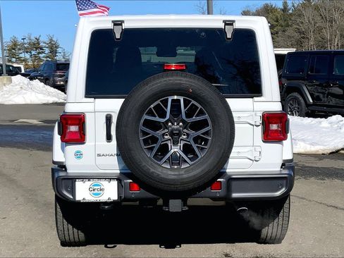 Used 2025 Jeep Wrangler Sahara w/ Safety Group image 4