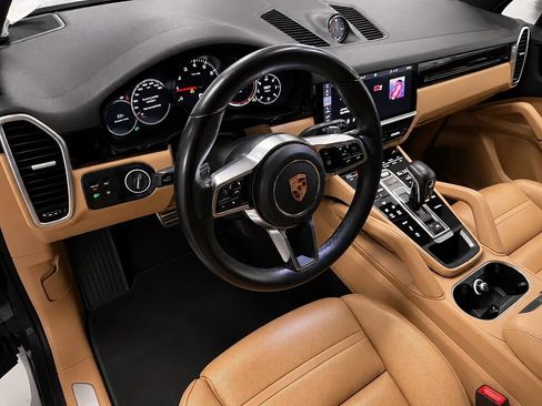 Used 2019 Porsche Cayenne S AWD/4WD image 9