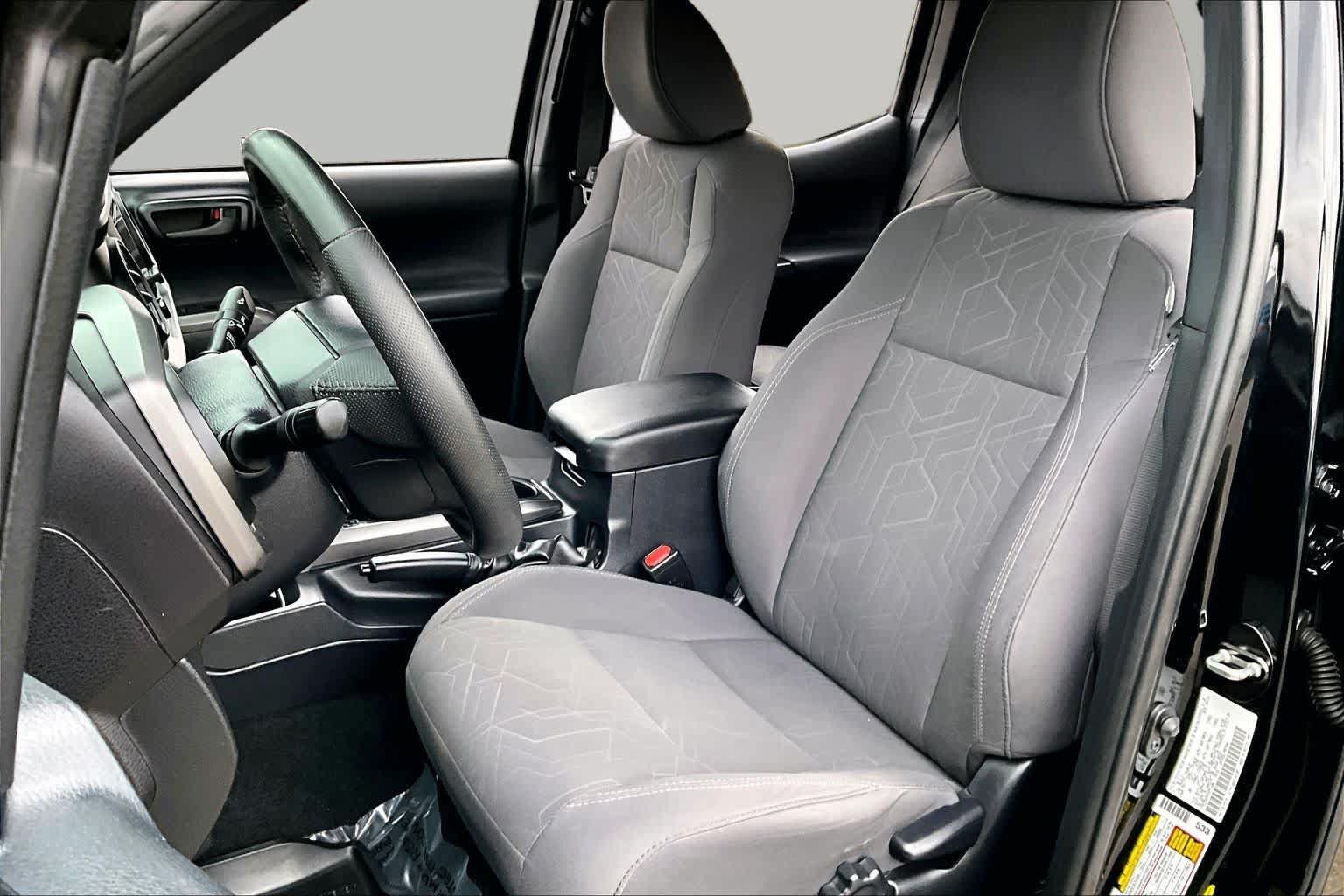 Used 2019 Toyota Tacoma TRD Off-Road AWD/4WD image 7