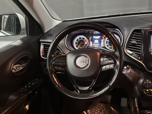 Used 2020 Jeep Cherokee Latitude Plus AWD/4WD image 27