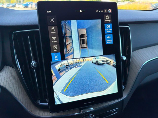 New 2027 Volvo XC60 B5 Plus AWD/4WD image 18
