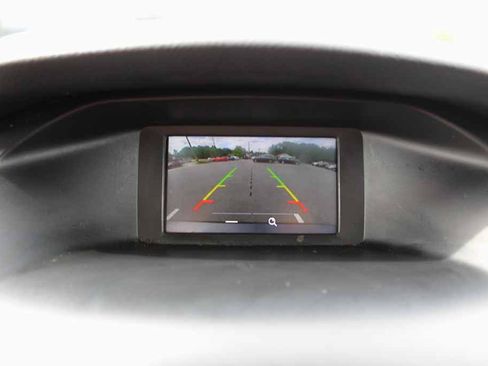 Used 2018 Ford Focus SE FWD image 19