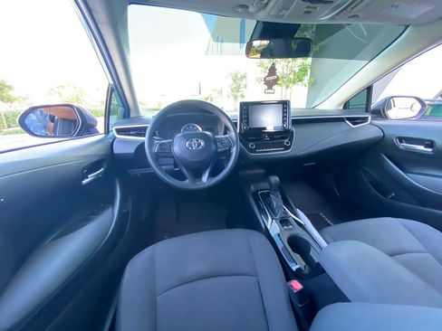 Used 2020 Toyota Corolla LE FWD image 19