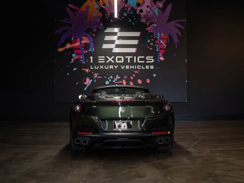Used 2019 Ferrari Portofino image 5