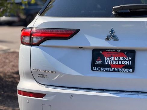 Used 2024 Mitsubishi Outlander SE AWD/4WD image 12