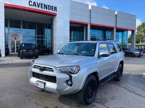 Certified 2022 Toyota 4Runner SR5 Premium w/ Moonroof Package RWD image 2