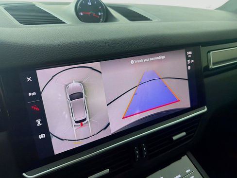 Certified 2023 Porsche Cayenne Platinum Edition AWD/4WD image 18