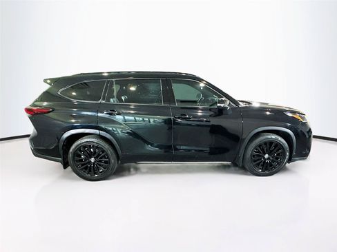 Used 2024 Toyota Highlander XSE FWD image 34