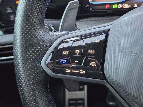 Used 2024 Volkswagen Golf R image 28