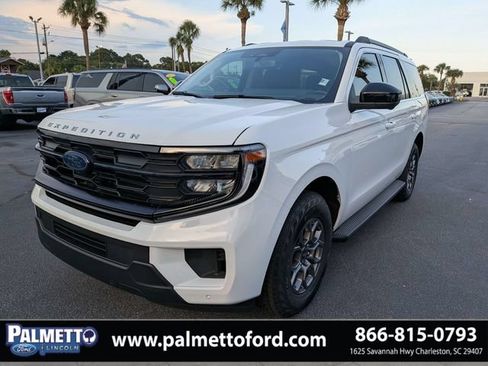 Used 2025 Ford Expedition Active RWD image 8