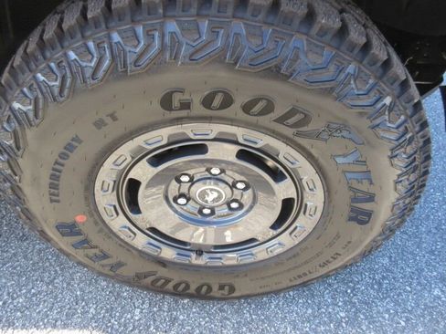 New 2025 Ford Bronco Badlands image 14