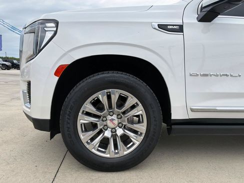 Used 2021 GMC Yukon Denali w/ Denali Premium Package AWD/4WD image 7