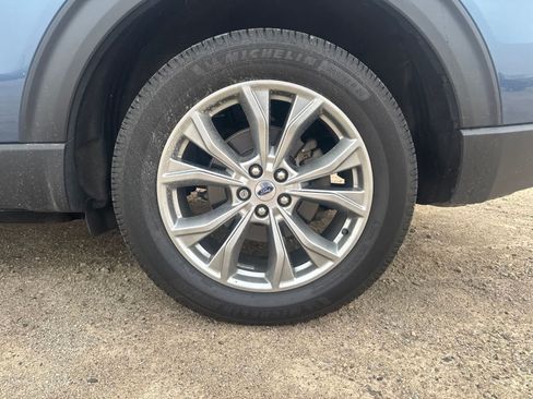 Used 2020 Ford Explorer XLT w/ Equipment Group 202A AWD/4WD image 15