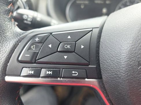 Used 2020 Nissan Kicks SR FWD image 13