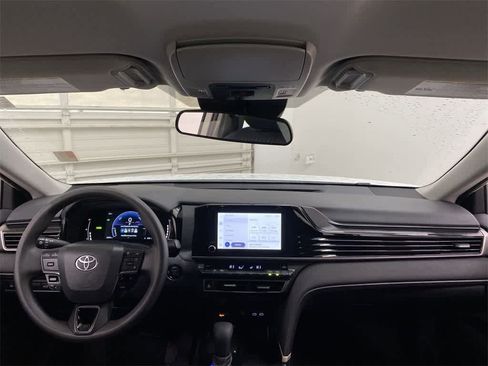 Used 2025 Toyota Camry LE image 14