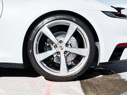 Used 2024 Porsche 911 Carrera 4S image 18