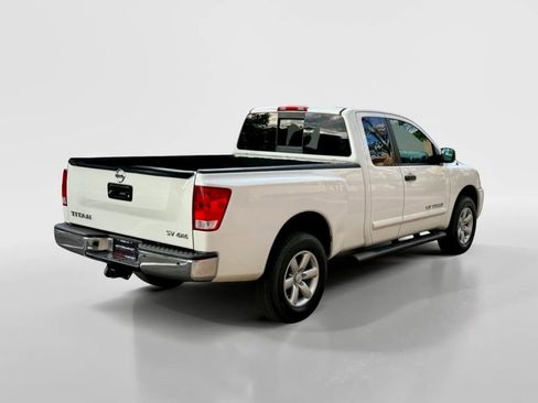 Used 2014 Nissan Titan SV w/ SV Value Truck Package image 5