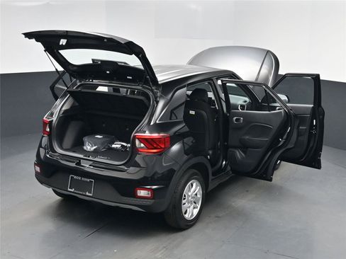 New 2026 Hyundai Venue SE image 26