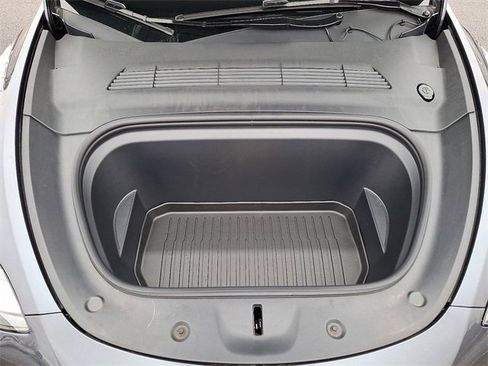 Used 2025 Tesla Model Y Performance image 26