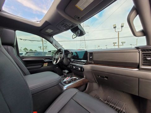 Used 2023 GMC Sierra 1500 SLT w/ SLT Premium Plus Package AWD/4WD image 23