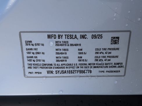 Used 2026 Tesla Model S Plaid AWD/4WD image 32