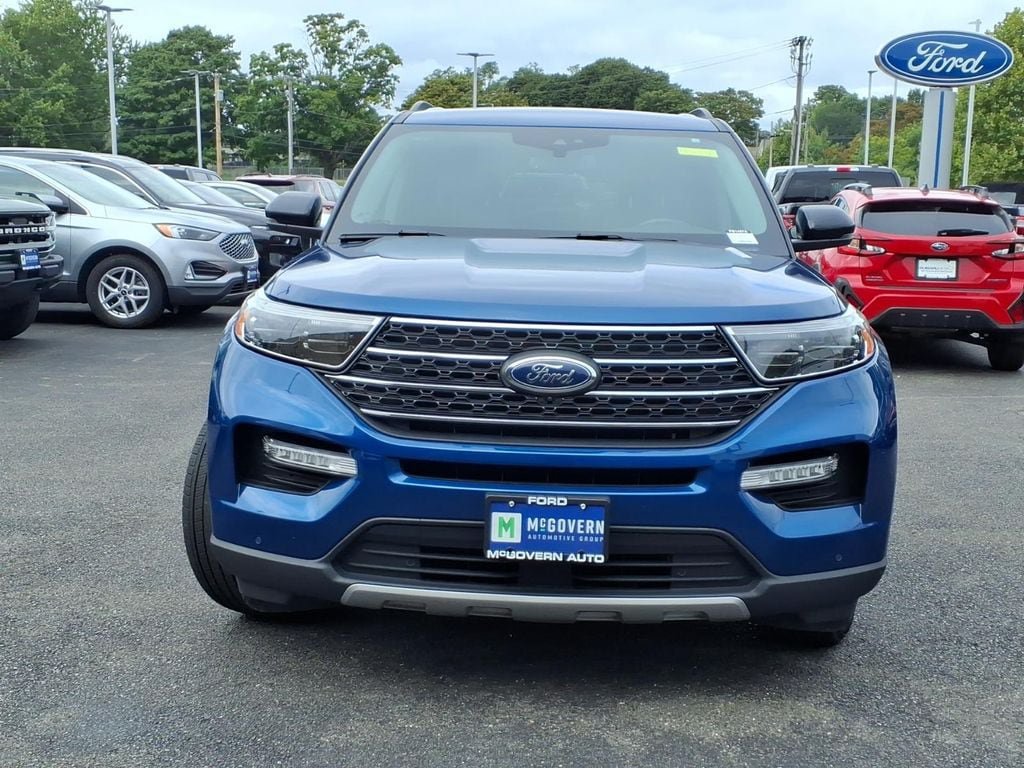 Used 2023 Ford Explorer XLT w/ Equipment Group 202A AWD/4WD image 3