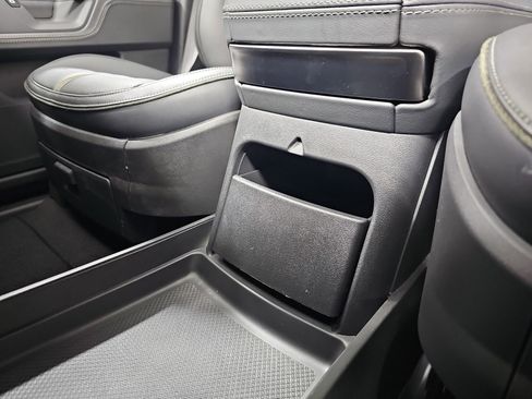 Used 2025 Rivian R1S Adventure image 33