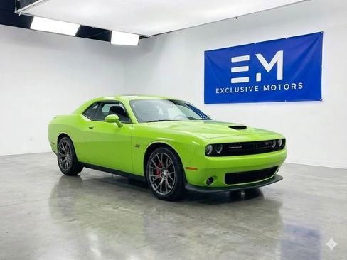 Used 2015 Dodge Challenger SRT w/ Technology Group image 1