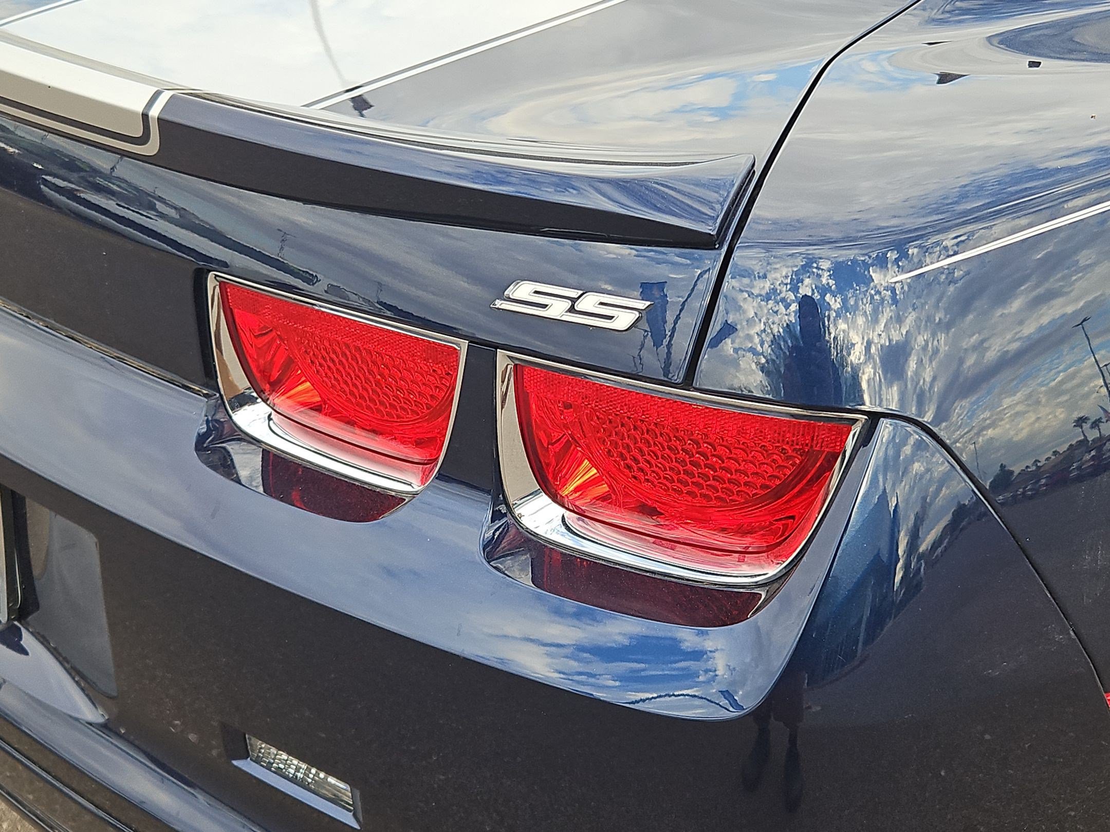 Used 2010 Chevrolet Camaro SS w/ LPO, Ground Effects Package RWD image 11