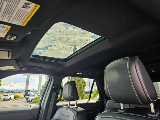 Used 2019 Ford Explorer Platinum AWD/4WD image 29