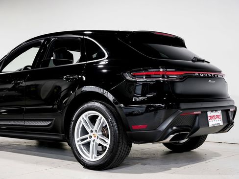 Used 2024 Porsche Macan AWD/4WD image 39