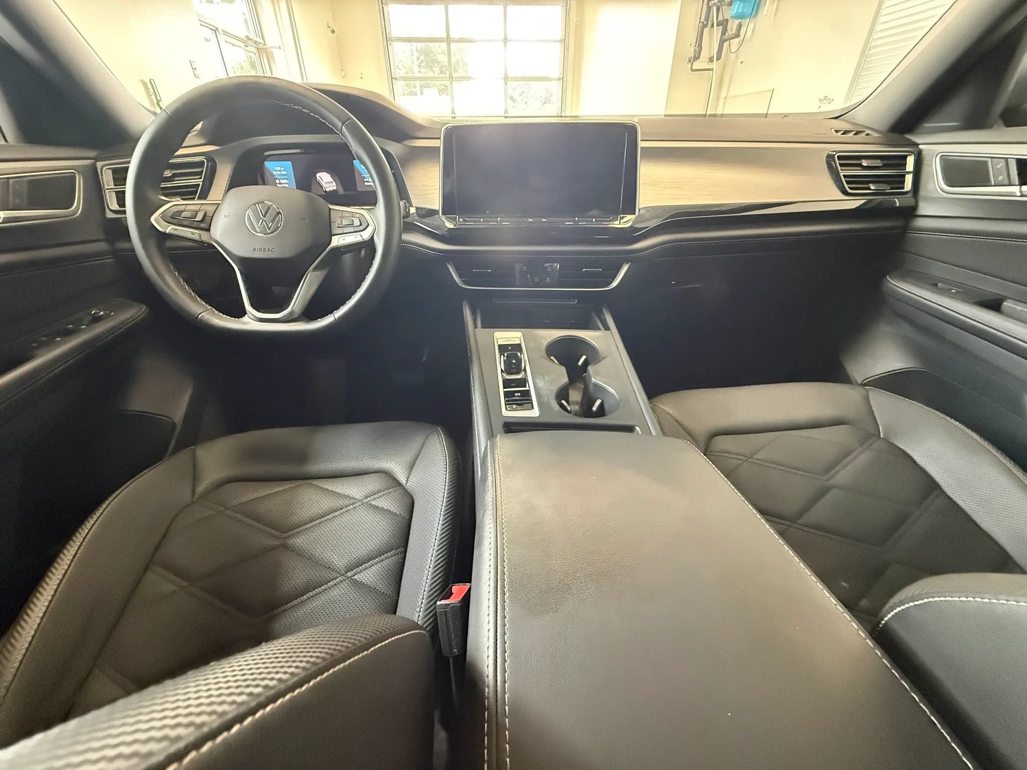 Used 2024 Volkswagen Atlas Cross Sport SE FWD image 15