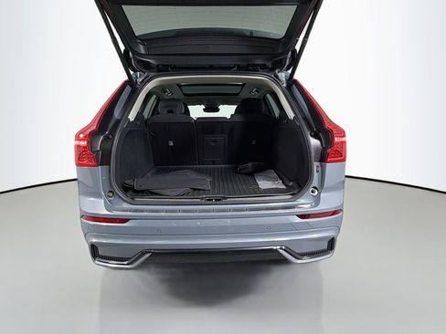 Certified 2023 Volvo XC60 B5 Plus w/ Climate Package image 27