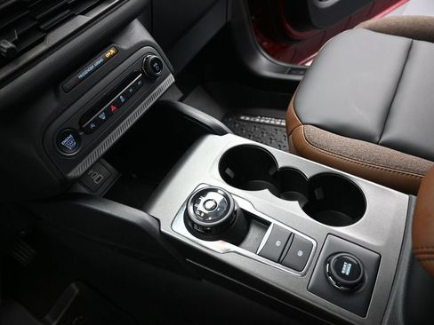 Certified 2025 Ford Bronco Sport Outer Banks w/ Outer Banks Tech Package+ AWD/4WD image 18