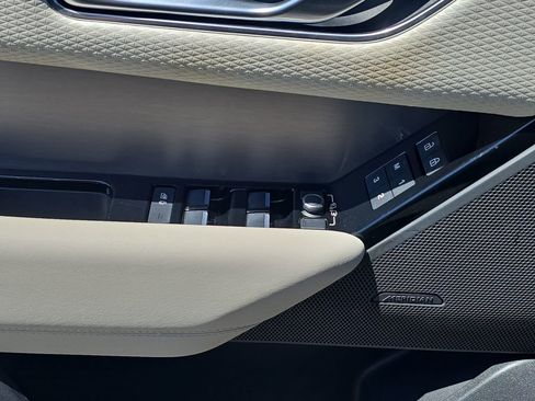 Certified 2023 Land Rover Range Rover Velar R-Dynamic S AWD/4WD image 28