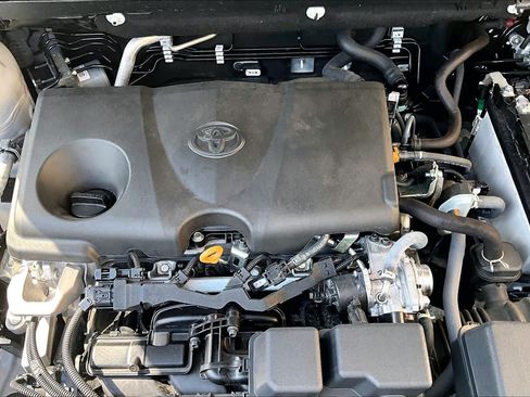 Used 2024 Toyota RAV4 LE FWD image 33