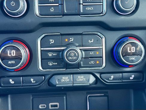 Used 2022 Chevrolet Suburban RST w/ Luxury Package image 13