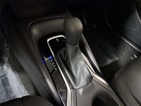 Used 2025 Toyota Corolla LE image 30