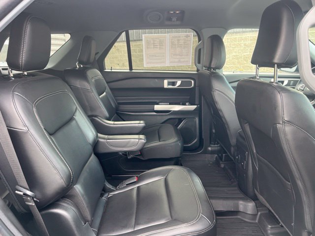 Used 2023 Ford Explorer XLT w/ Equipment Group 202A AWD/4WD image 14
