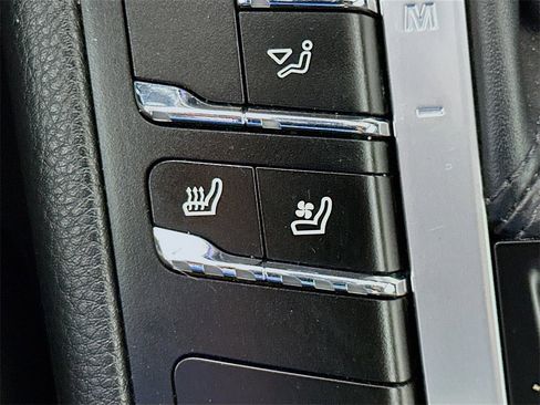 Used 2017 Porsche Macan S image 24