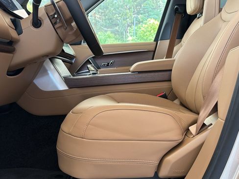 New 2026 Land Rover Range Rover Long Wheelbase SE image 5