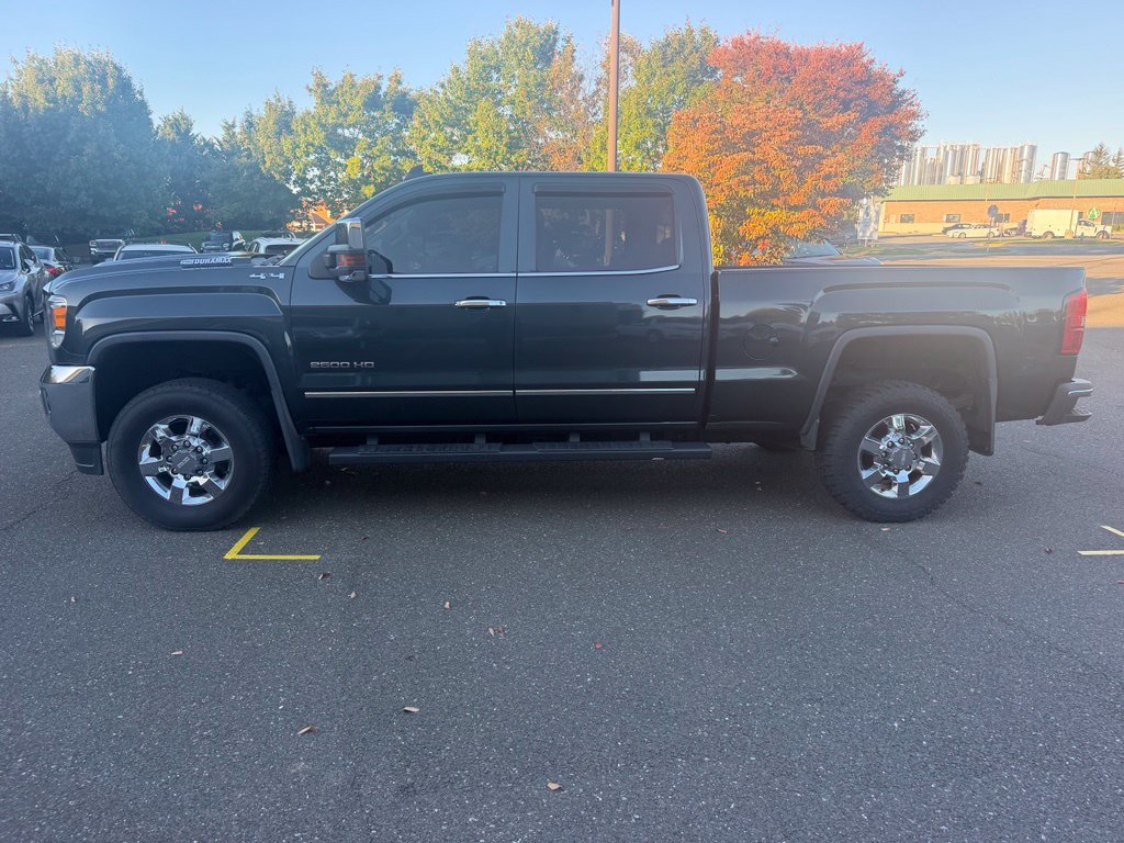 Used 2017 GMC Sierra 2500 SLT w/ Duramax Plus Package AWD/4WD image 4