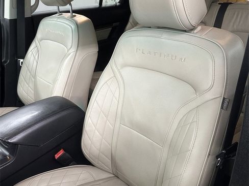 Used 2016 Ford Explorer Platinum image 14